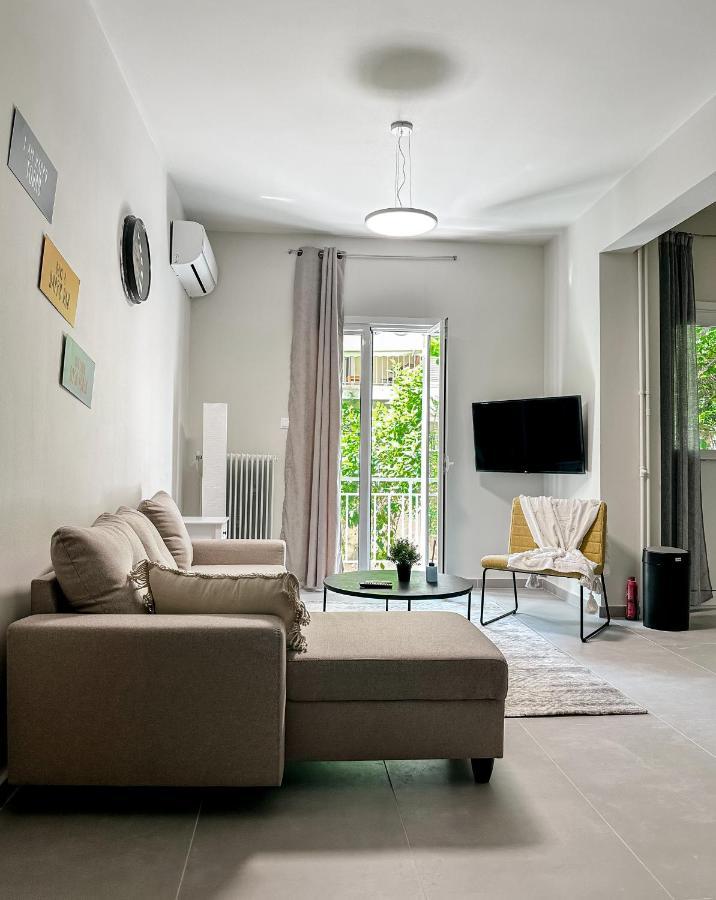 אתונה Metro Chic Haven: Modernized Urban Studio Near The Tram מראה חיצוני תמונה