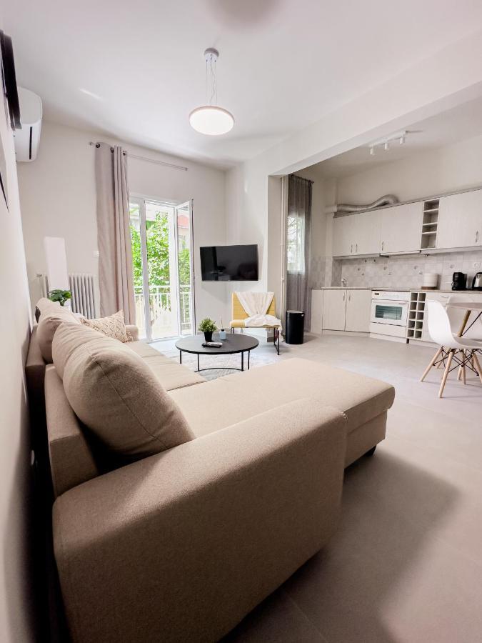 אתונה Metro Chic Haven: Modernized Urban Studio Near The Tram מראה חיצוני תמונה