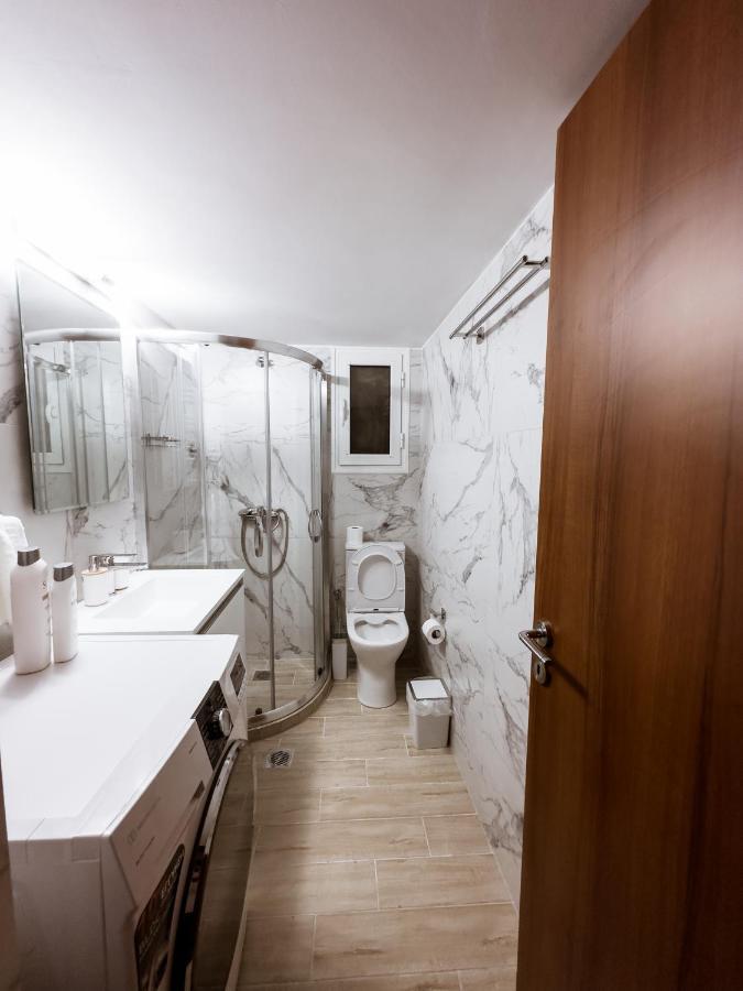 אתונה Metro Chic Haven: Modernized Urban Studio Near The Tram מראה חיצוני תמונה