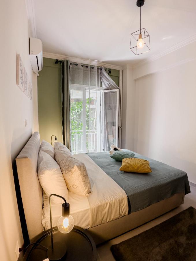 אתונה Metro Chic Haven: Modernized Urban Studio Near The Tram מראה חיצוני תמונה