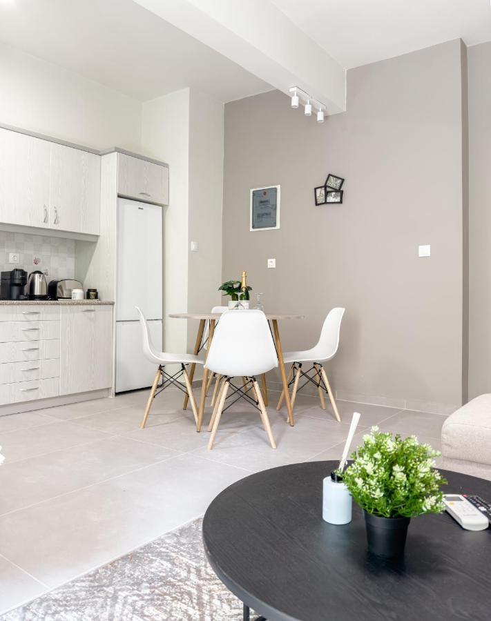אתונה Metro Chic Haven: Modernized Urban Studio Near The Tram מראה חיצוני תמונה