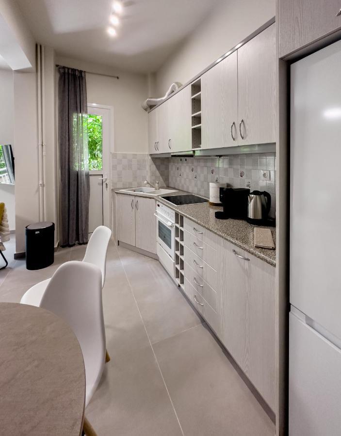 אתונה Metro Chic Haven: Modernized Urban Studio Near The Tram מראה חיצוני תמונה